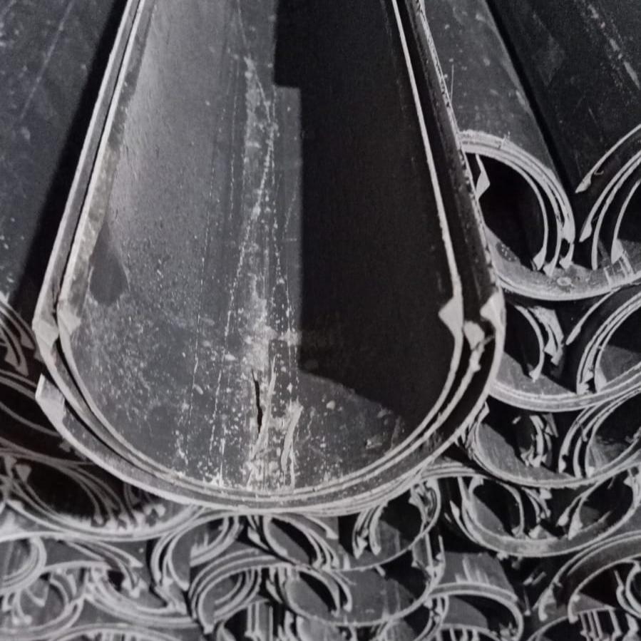 4 IN x 360 CM / MEGALON Talang Air Pipa Belah PVC Hitam Batang