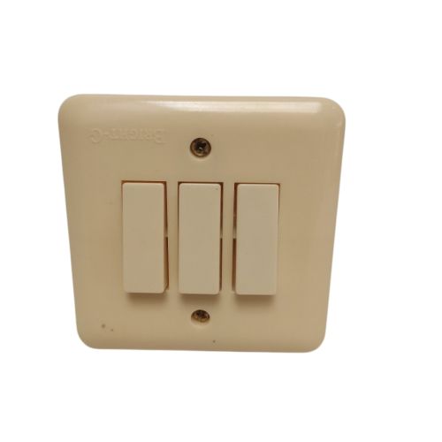 BRIGHT-G Saklar Triple 3 Gang Tanam IB Inbow Cream