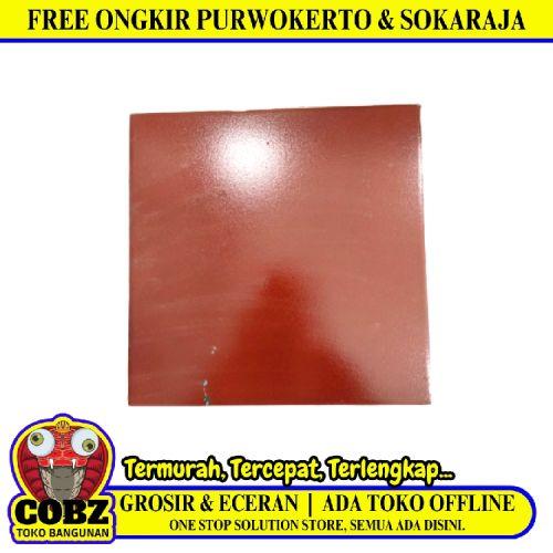 30 CM X 30 CM / ASIA TILE CORSICA  Keramik Lantai Rumah Glossy Marroon Dus