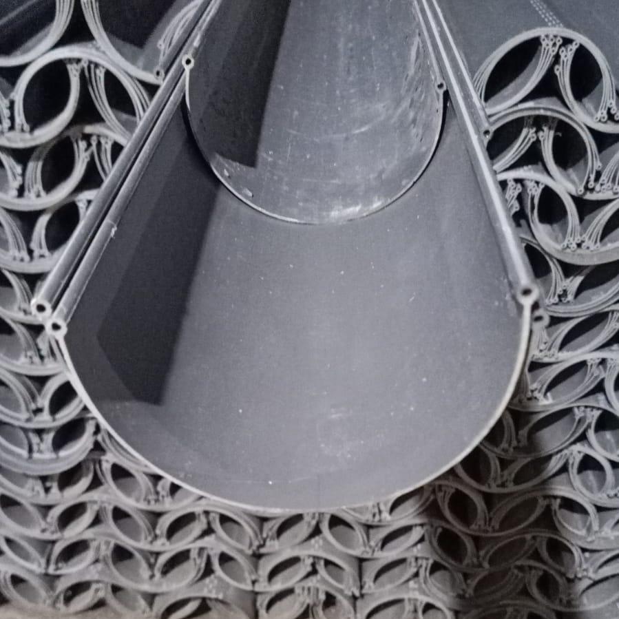 6 IN x 400 CM / HR Talang Air Pipa Belah PVC Hitam Batang